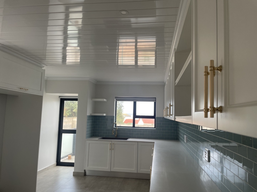 5 Bedroom Property for Sale in Myburgh Park Western Cape